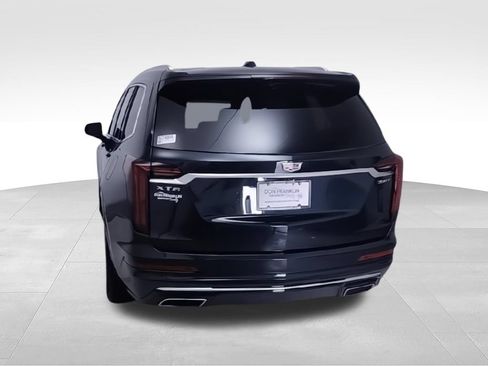 Used 2024 Cadillac XT6 Luxury w/ LPO, Floor Liner Package FWD image 8