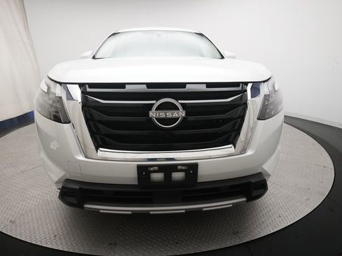 Certified 2025 Nissan Pathfinder SL AWD/4WD image 10