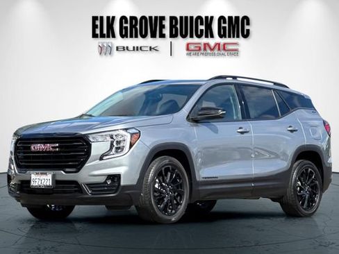 Used 2023 GMC Terrain SLT w/ Elevation Edition FWD image 8