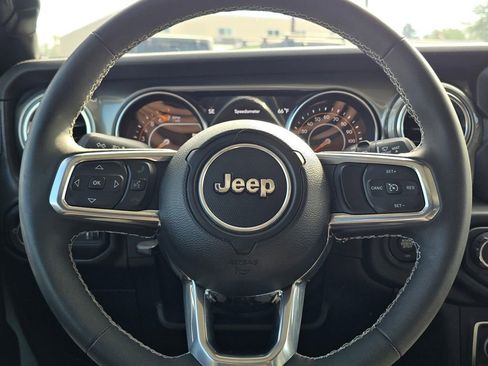Used 2023 Jeep Wrangler Sahara w/ Cold Weather Group image 26