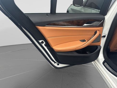 Used 2018 BMW 540i RWD image 12