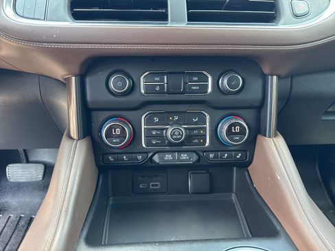 Used 2021 Chevrolet Suburban High Country image 28