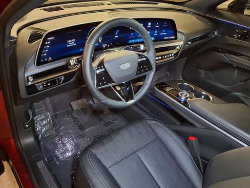 Certified 2025 Cadillac Lyriq Sport image 3