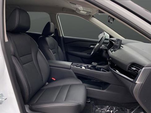 Used 2025 Nissan Rogue SL image 29