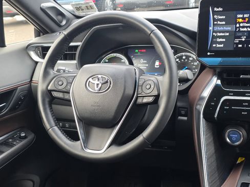 Used 2021 Toyota Venza Limited image 22