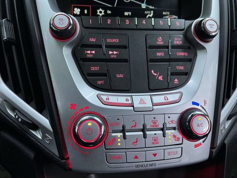 Used 2013 GMC Terrain SLT w/ Chrome and Technology Package FWD image 23