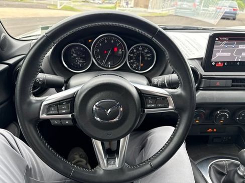 Used 2023 MAZDA MX-5 Miata Sport RWD image 9