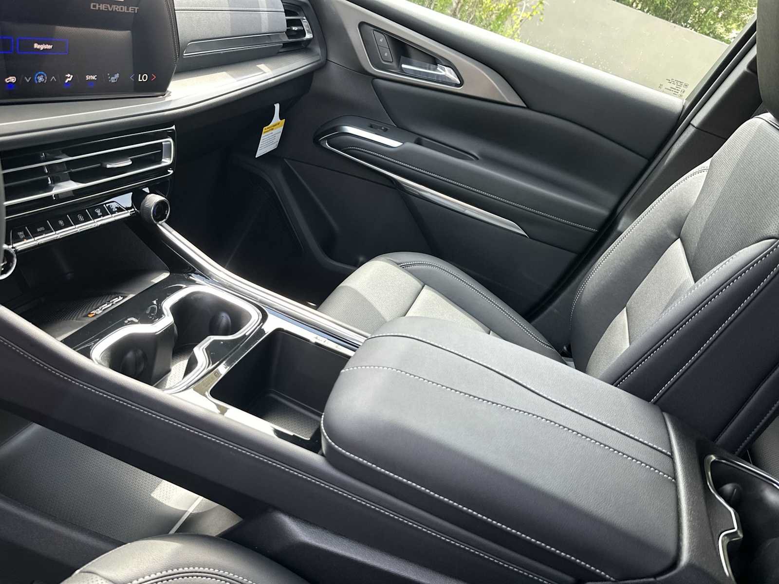New 2026 Chevrolet Traverse LT w/ LPO, Floor Liner Package FWD image 21