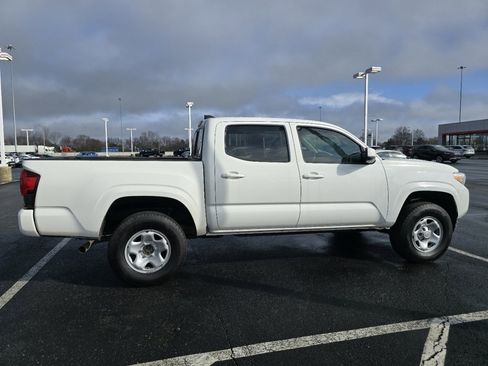 Used 2023 Toyota Tacoma SR image 8