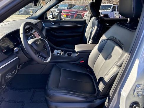 New 2025 Jeep Grand Cherokee Limited image 14