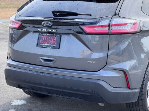 Used 2023 Ford Edge SE image 34