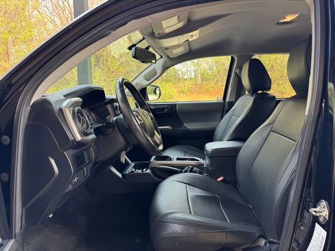 Used 2016 Toyota Tacoma SR5 w/ SR5 Appearance Package (SN) AWD/4WD image 20