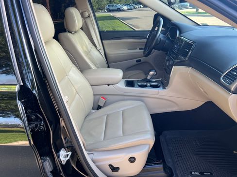 Used 2022 Jeep Grand Cherokee Limited RWD image 29