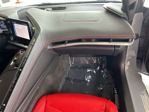 Used 2025 Chevrolet Corvette Stingray Convertible w/ Z51 Performance Package image 24