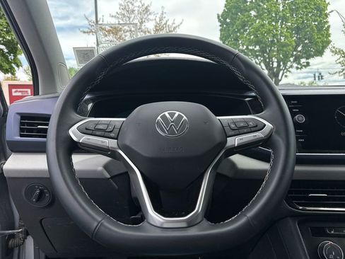 Certified 2022 Volkswagen Taos SE AWD/4WD image 7