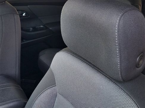 Used 2023 Chevrolet Traverse LT image 15