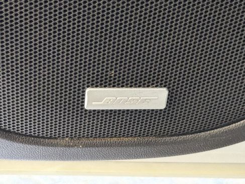 Used 2023 GMC Acadia SLE w/ Driver Convenience Package image 18