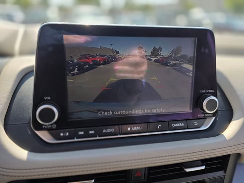 Used 2023 Nissan Rogue SV FWD image 29