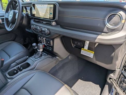 New 2026 Jeep Gladiator Sport AWD/4WD image 36