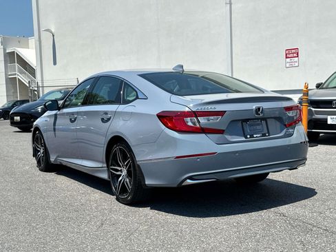 Used 2022 Honda Accord Touring image 2