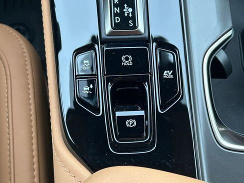 Used 2025 Lexus NX 350h AWD w/ Accessory Package (2T) image 34