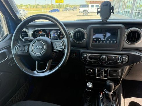 Used 2021 Jeep Gladiator Sport AWD/4WD image 7
