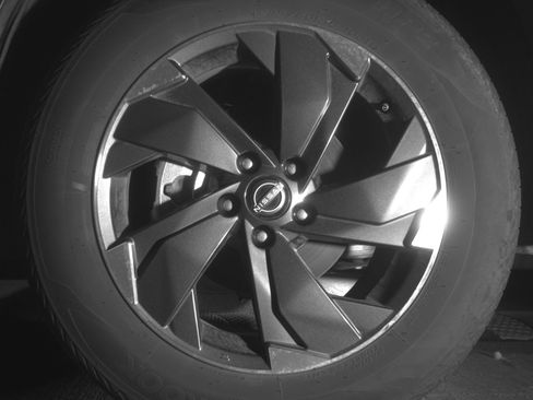 Used 2025 Nissan Rogue SV image 12