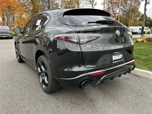 New 2025 Alfa Romeo Stelvio Sprint image 6