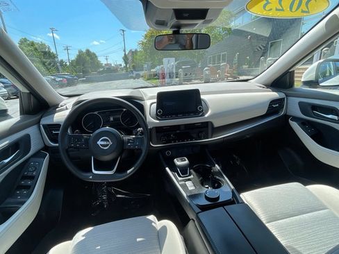 Used 2023 Nissan Rogue SV AWD/4WD image 12