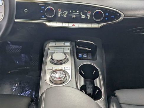 Used 2024 Genesis GV70 2.5T AWD/4WD image 13