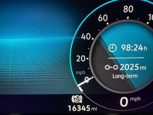 Used 2025 Volkswagen Atlas SE image 24