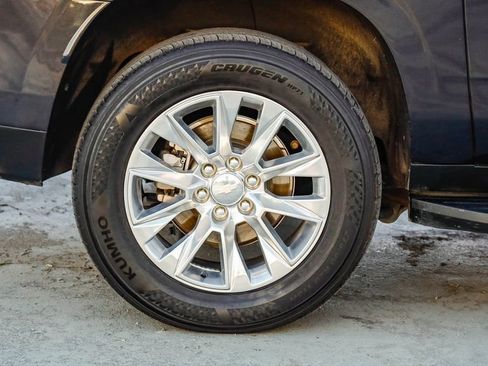 Used 2024 Chevrolet Suburban Premier image 12