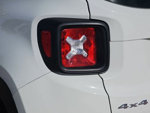 Used 2022 Jeep Renegade Sport image 40