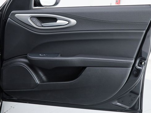 New 2026 Alfa Romeo Giulia w/ Driving Assist Package RWD image 11