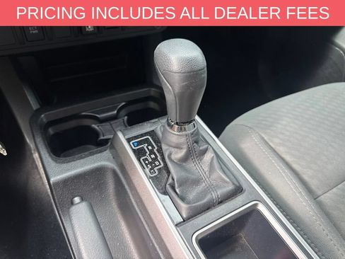 Used 2020 Toyota Tacoma SR5 AWD/4WD image 8