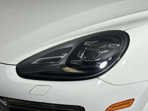 Certified 2018 Porsche Cayenne Platinum Edition AWD/4WD image 27