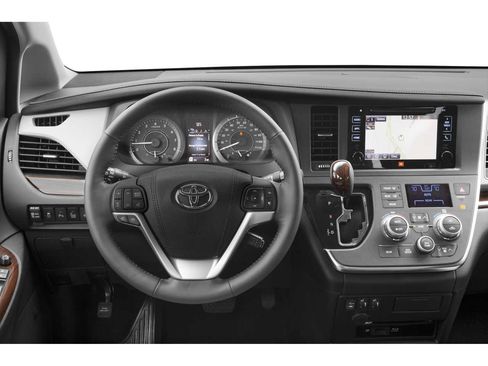 Used 2015 Toyota Sienna XLE w/ XLE Navigation Package image 5