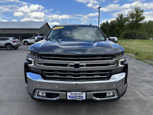 Used 2021 Chevrolet Silverado 1500 LTZ w/ LTZ Premium Package AWD/4WD image 2