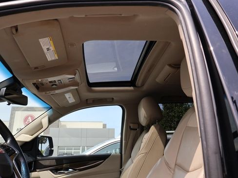 Used 2020 Cadillac Escalade ESV Luxury AWD/4WD image 19