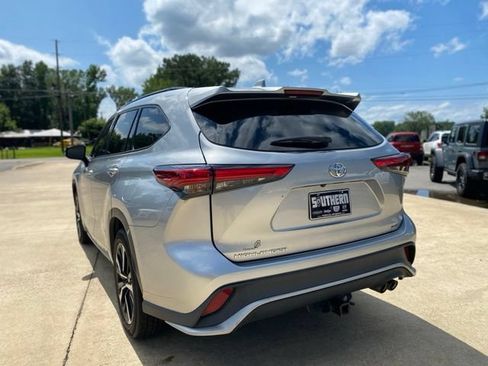 Used 2021 Toyota Highlander XSE FWD image 7