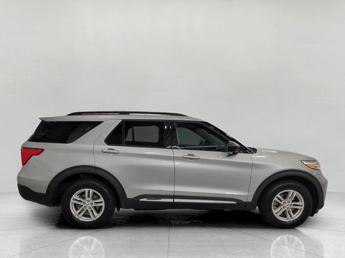 Used 2023 Ford Explorer XLT w/ Equipment Group 202A image 11