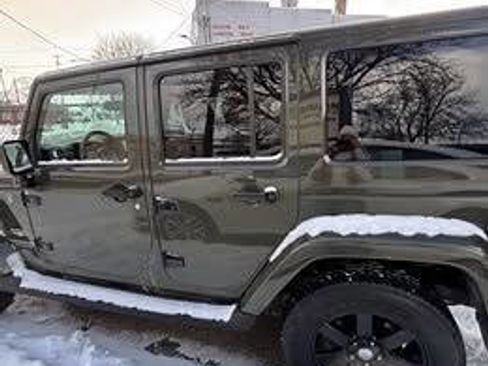 Used 2015 Jeep Wrangler Unlimited Sahara w/ Dual Top Group image 11