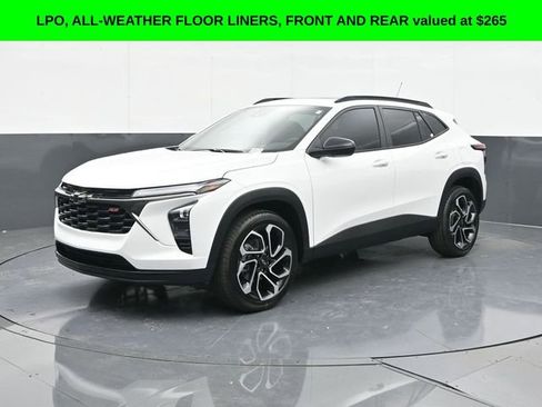 New 2026 Chevrolet Trax RS w/ Sunroof Package image 4