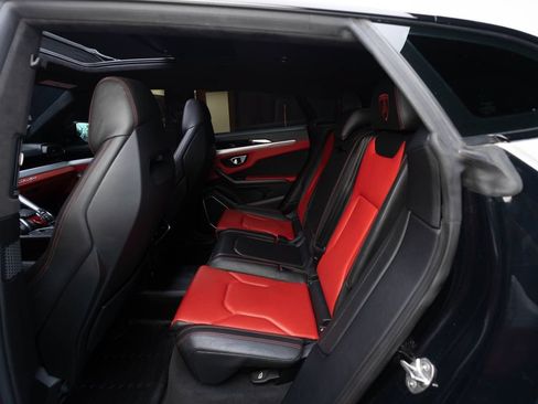 Used 2022 Lamborghini Urus AWD/4WD image 55