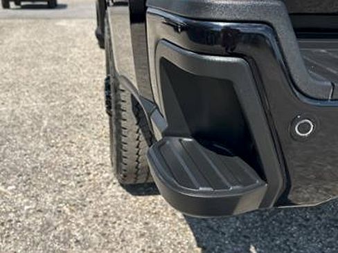 Used 2025 Ford F250 Platinum image 9