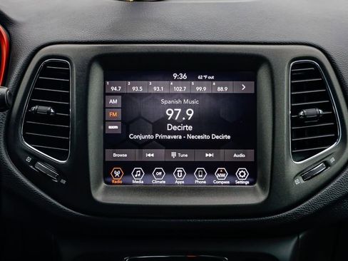 Used 2019 Jeep Compass Trailhawk image 14