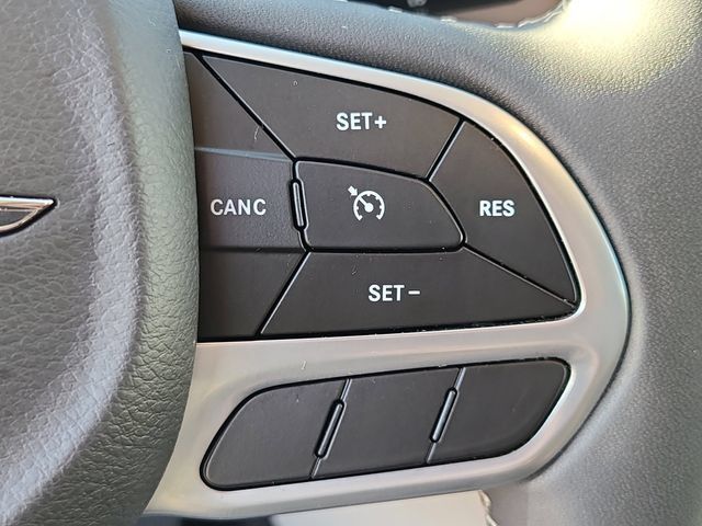 Used 2023 Chrysler Voyager LX FWD image 21
