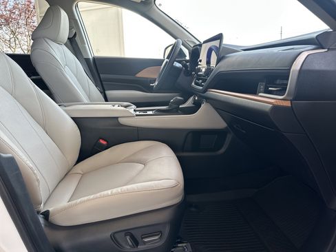 Certified 2024 Toyota Grand Highlander Limited image 13