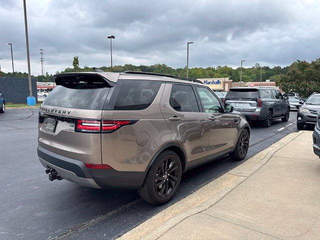 Used 2017 Land Rover Discovery HSE AWD/4WD image 6