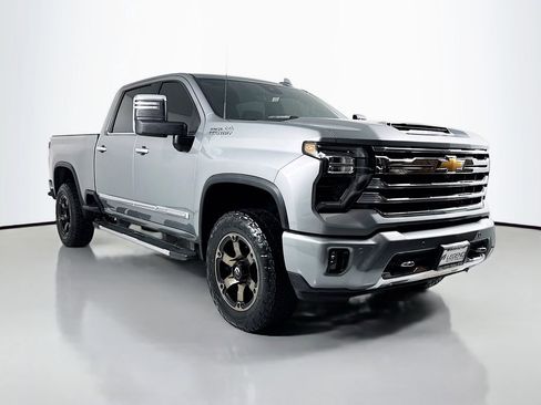 Used 2024 Chevrolet Silverado 3500 High Country w/ High Country Premium Package image 3